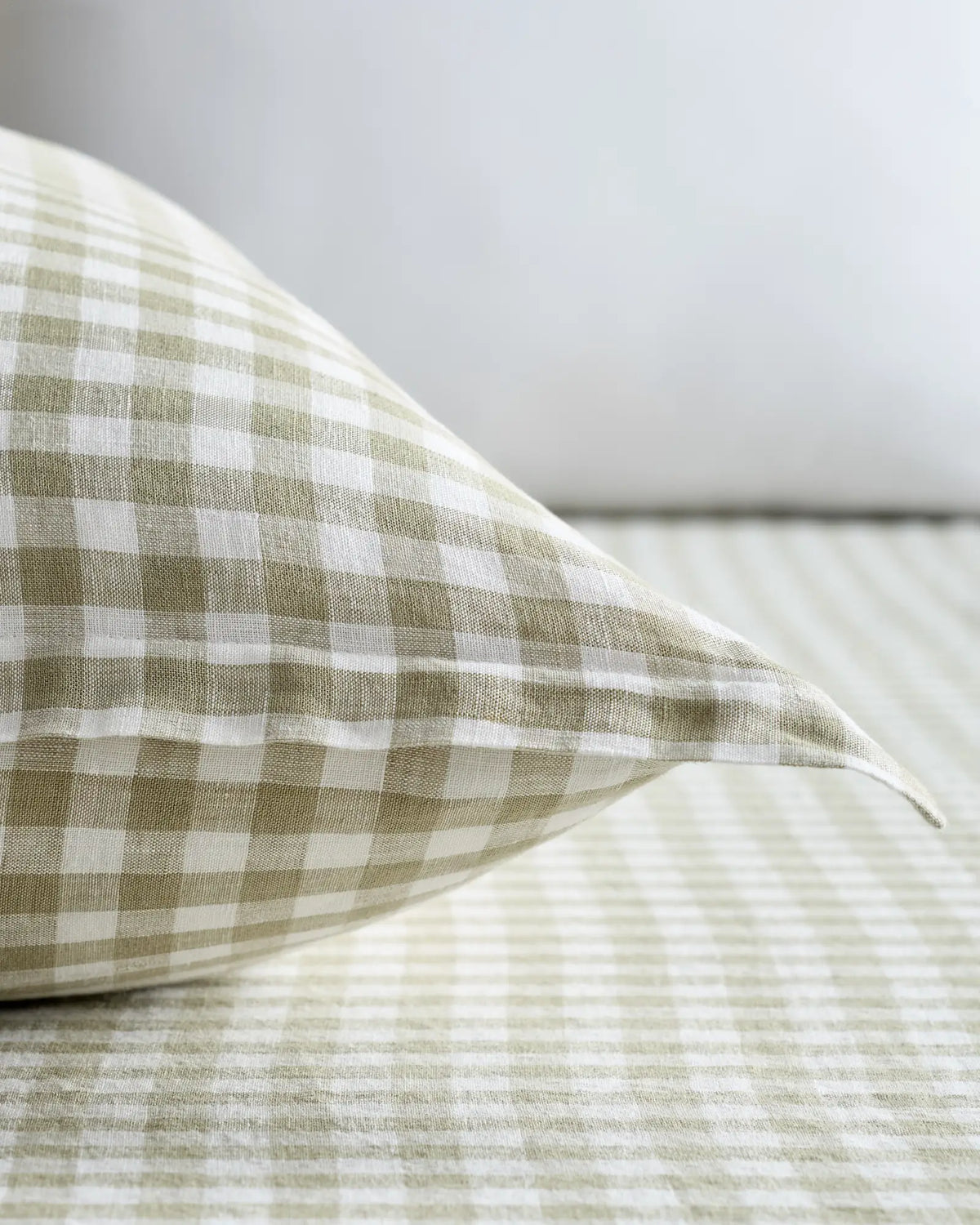 European Linen Gingham Euro Sham - US 2139