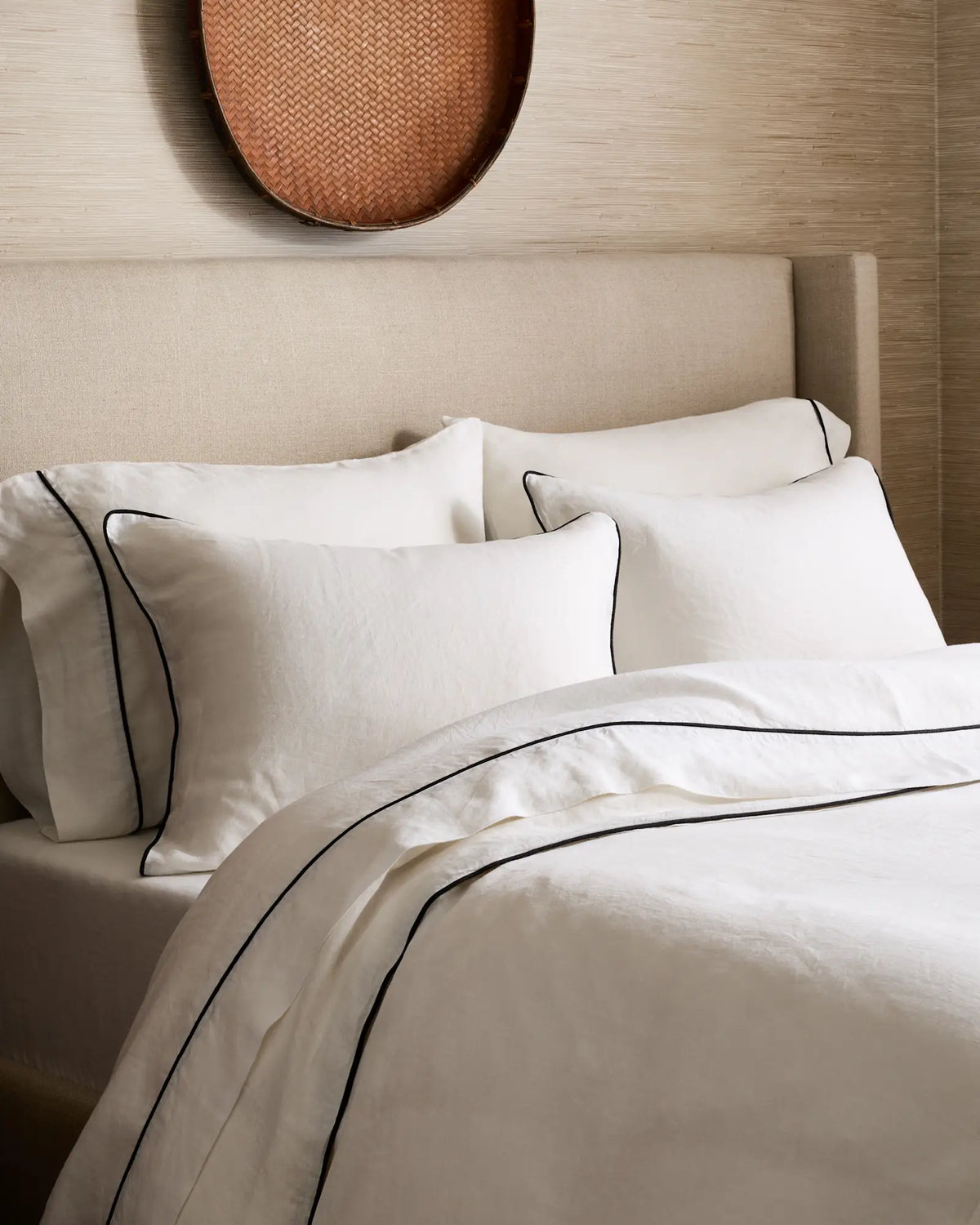 European Linen Piped Deluxe Bedding Bundle - US 7076