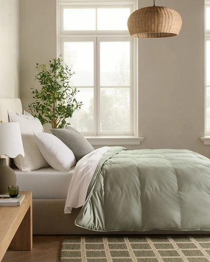 Premium Sateen Down Alternative Comforter - US 7579