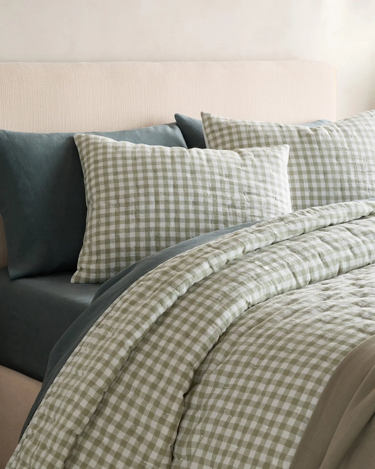 European Linen Patterned Quilt - US 2234