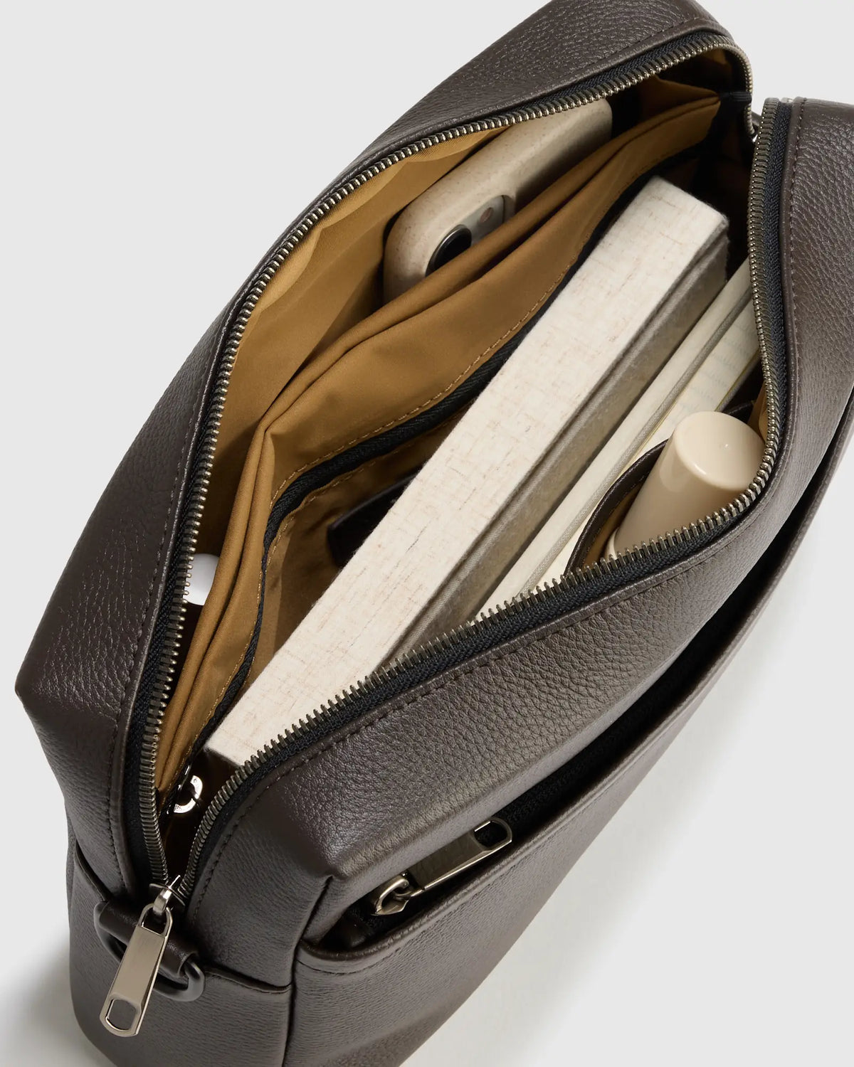 Excursion Italian Leather Crossbody Bag - US 2351