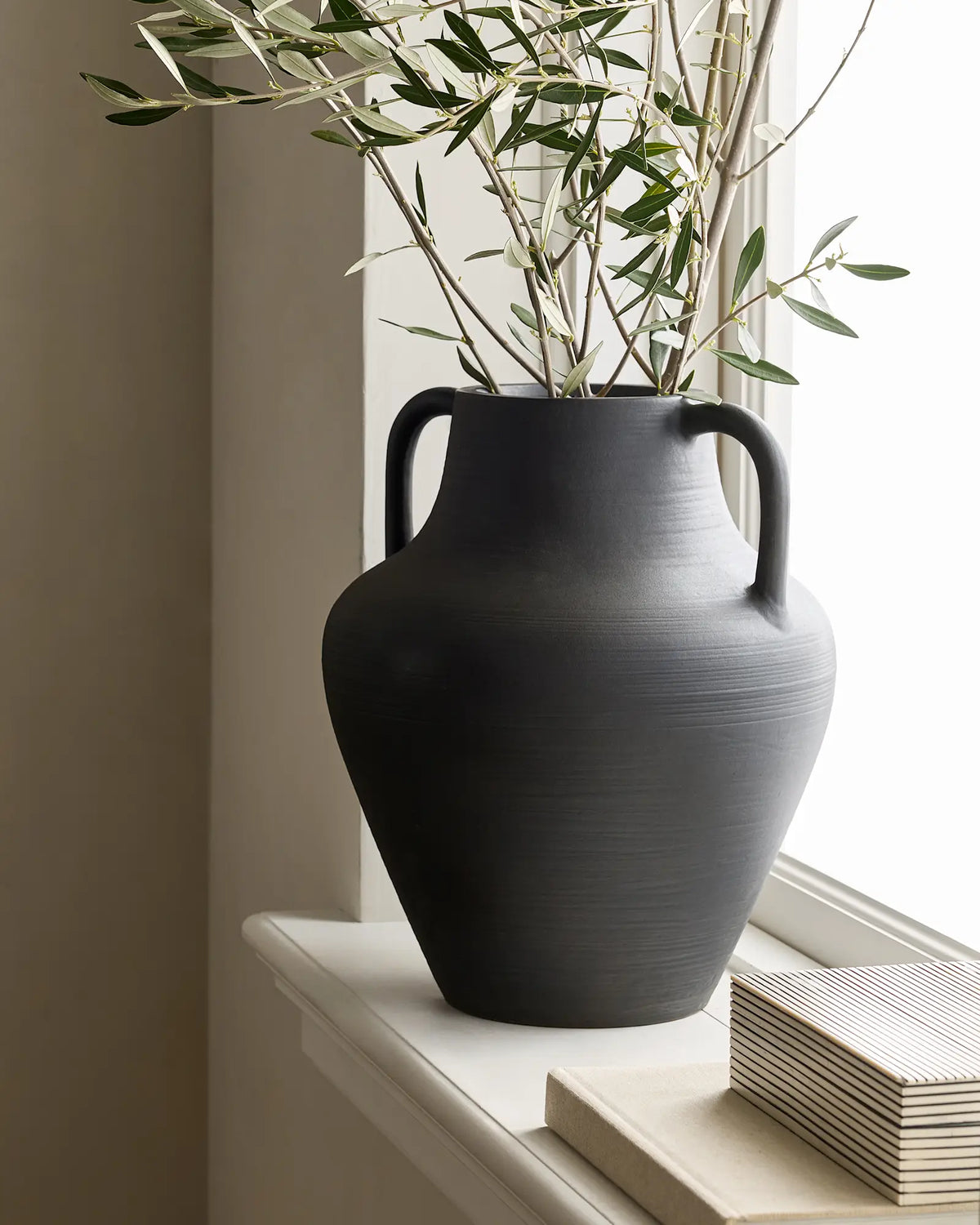 Handcrafted Artisan Ceramic Vase - US 6576