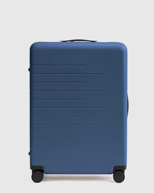 Large Check-In Suitcase - US 6077