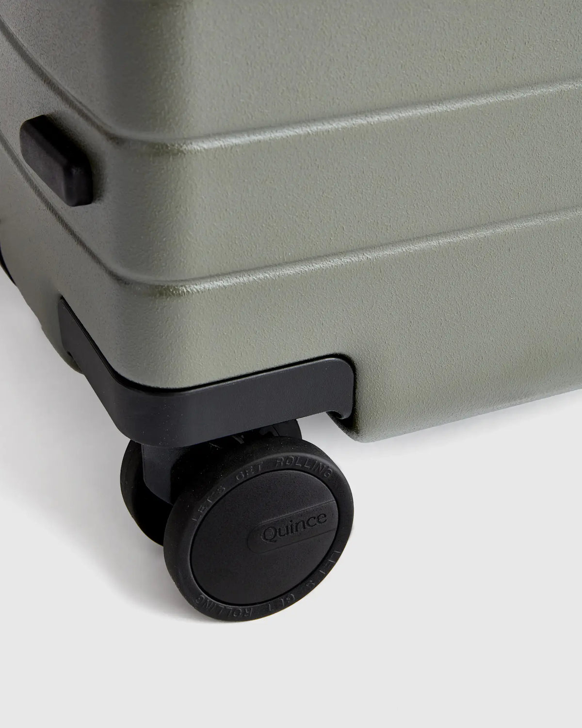Expandable Large Check-In Suitcase - US 5125