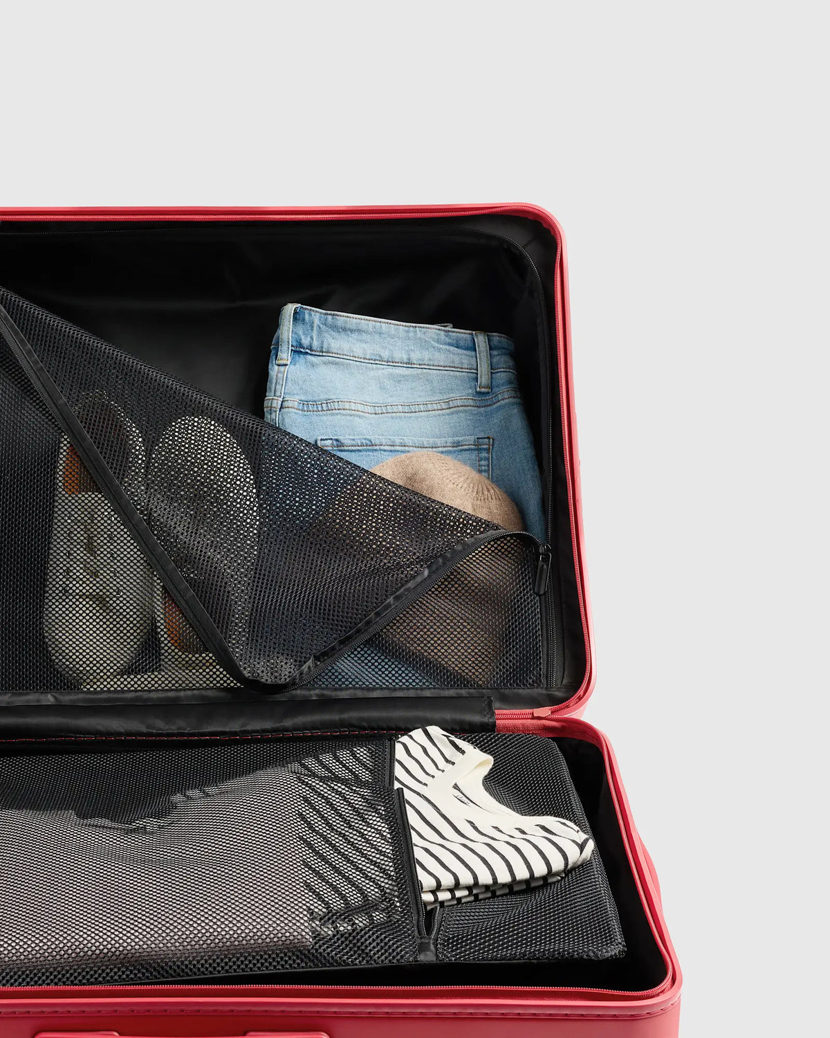 Large Check-In Suitcase - US 4663