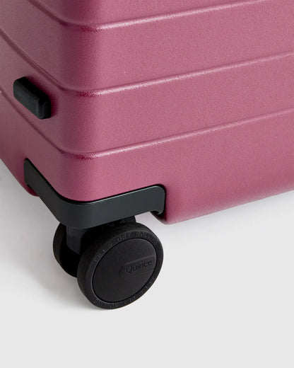 Expandable Large Check-In Suitcase - US 6085