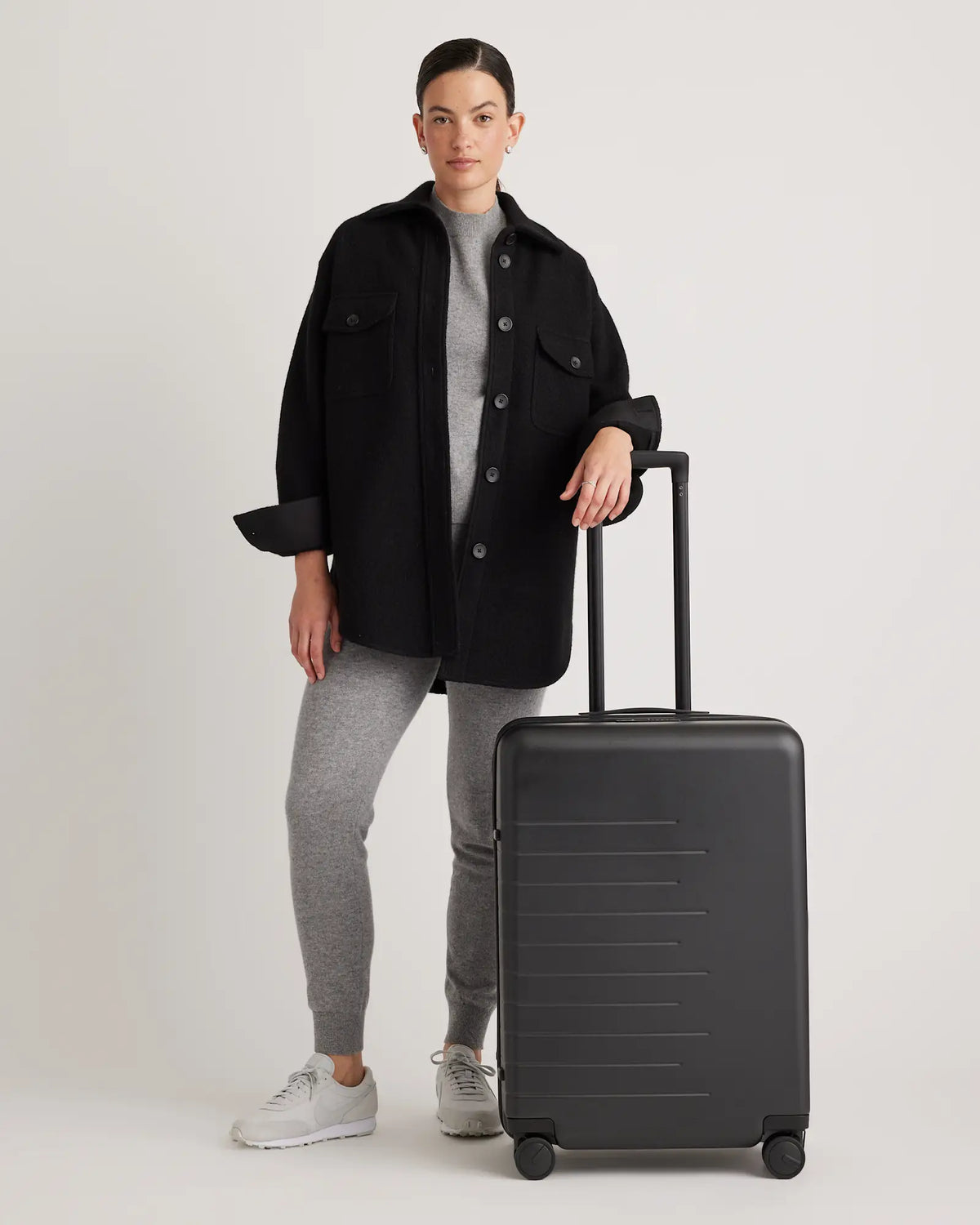 Expandable Medium Check-In Suitcase - US 3958