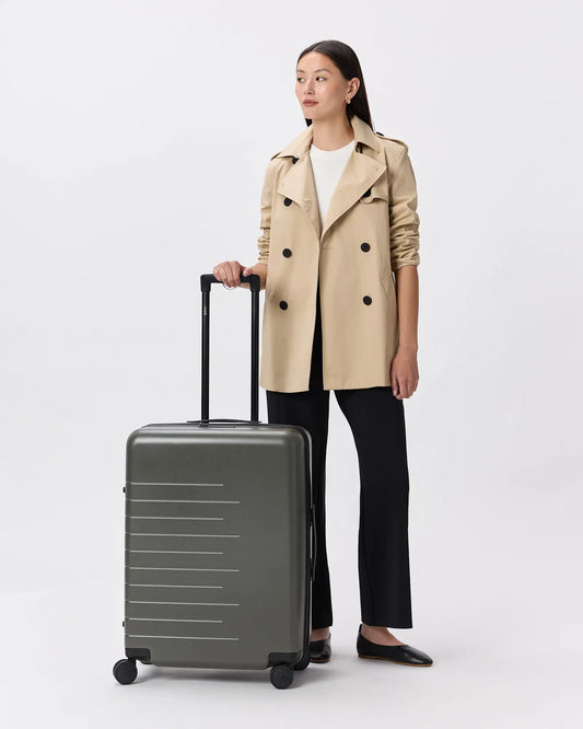 Expandable Medium Check-In Suitcase - US 9761