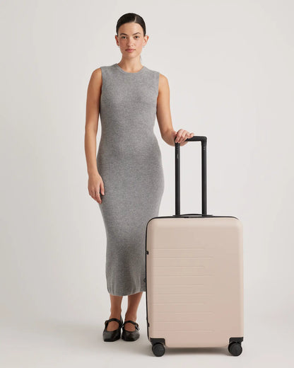 Expandable Medium Check-In Suitcase - US 6889