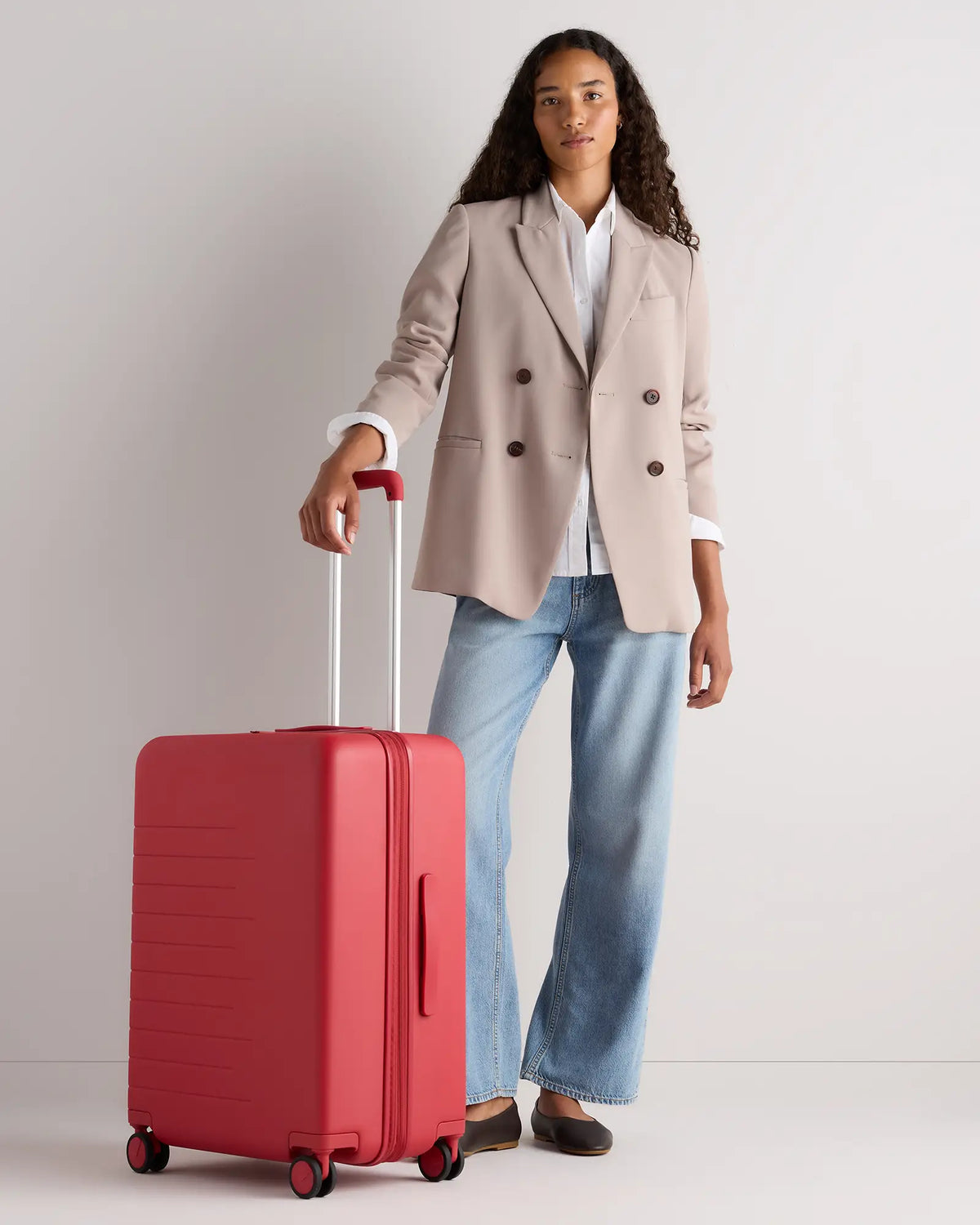 Expandable Medium Check-In Suitcase - US 7774