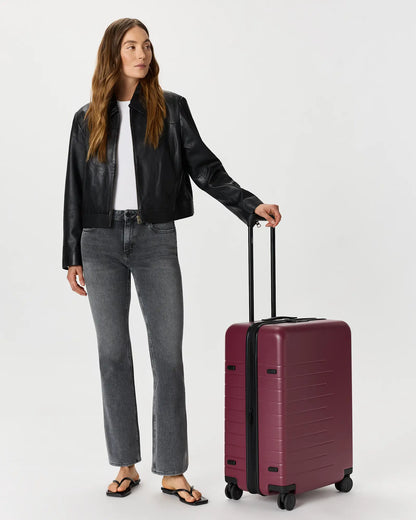 Expandable Medium Check-In Suitcase - US 5111