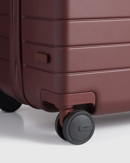 Expandable Large Check-In Suitcase - US 9794