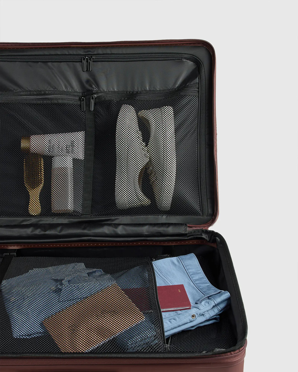Expandable Large Check-In Suitcase - US 6688