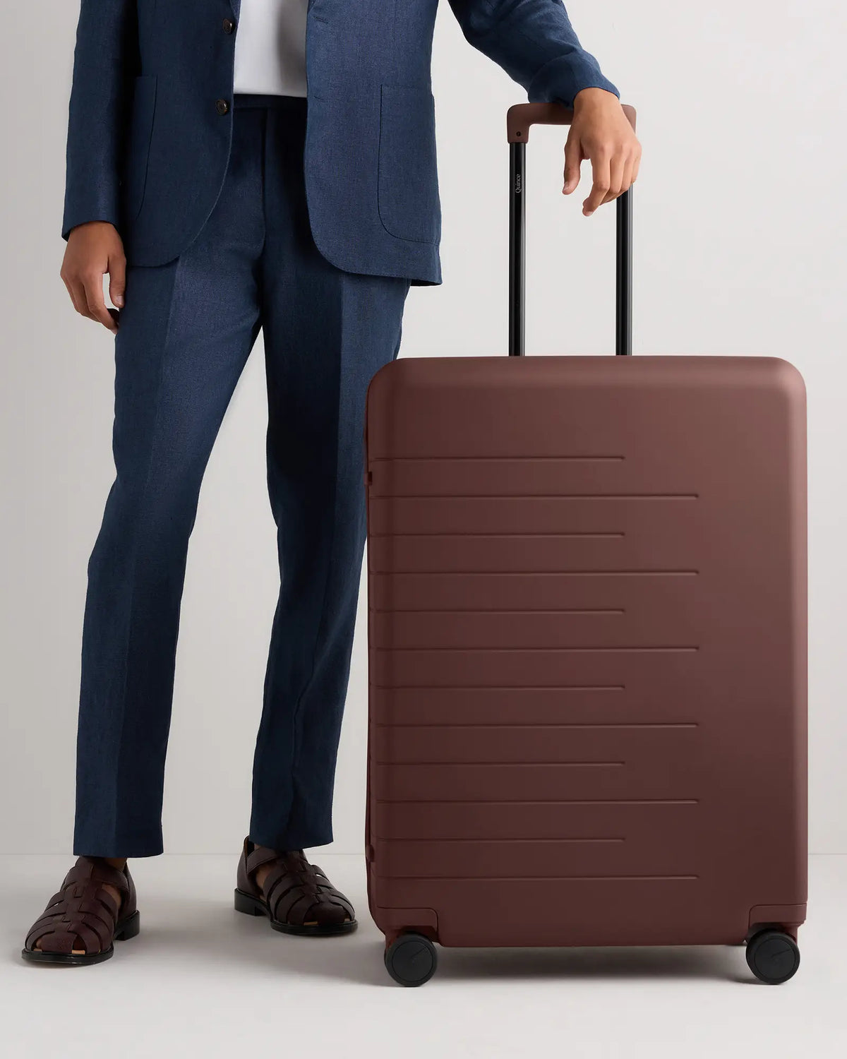 Expandable Large Check-In Suitcase - US 9794