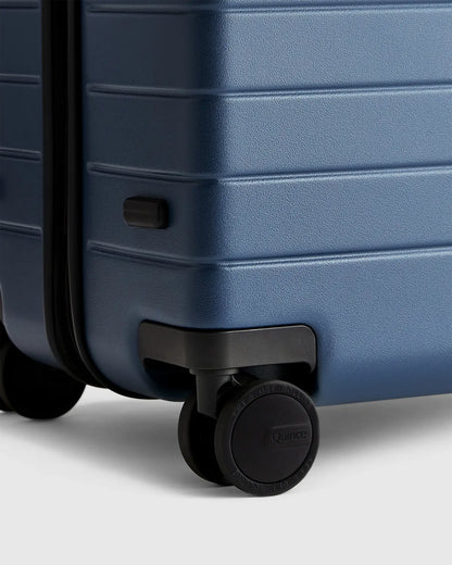 Expandable Medium Check-In Suitcase - US 8520