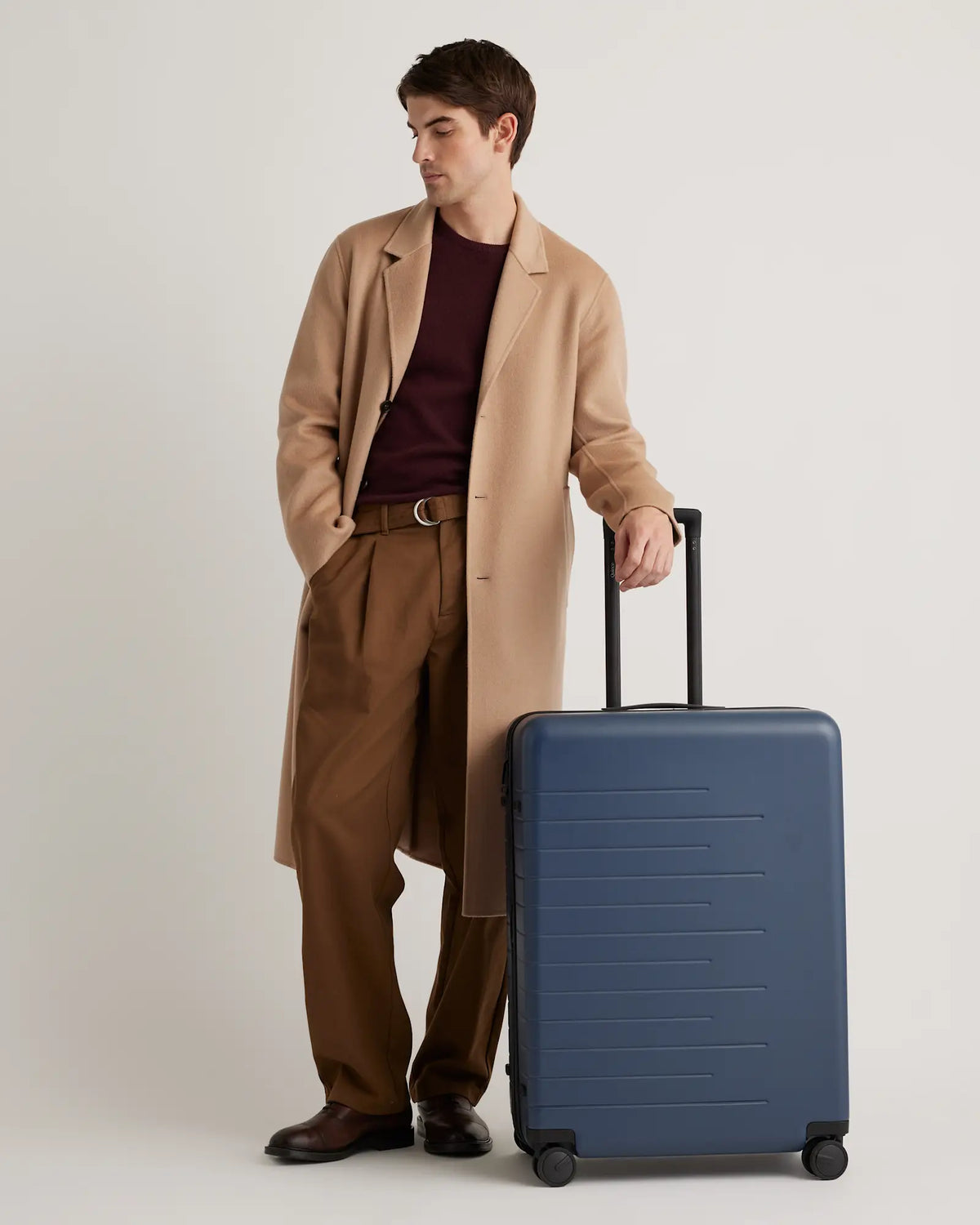 Expandable Large Check-In Suitcase - US 7904