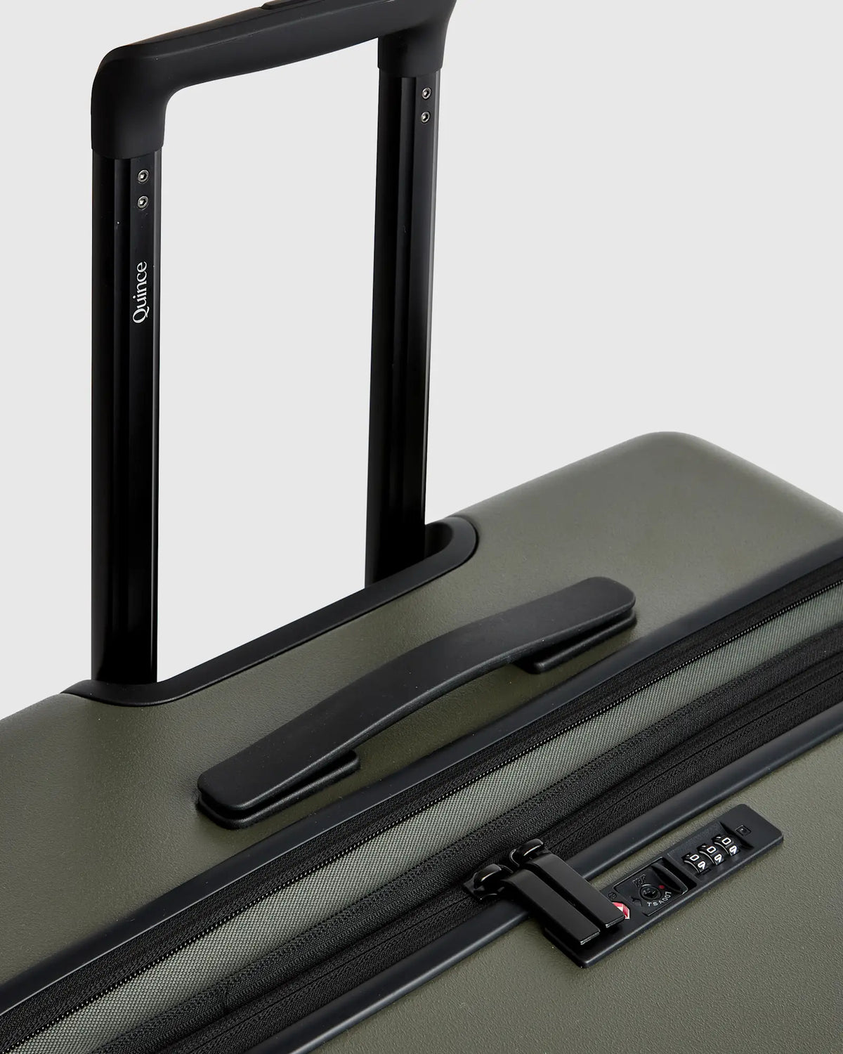 Expandable Large Check-In Suitcase - US 5125