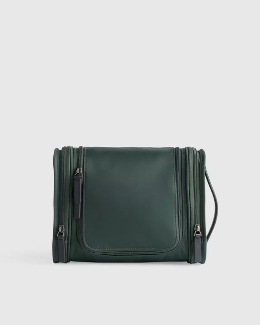 Voyage Nylon Hanging Toiletry Case - US 4675