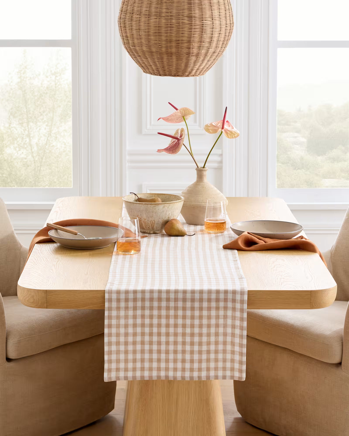 European Linen Table Runner - US 5484