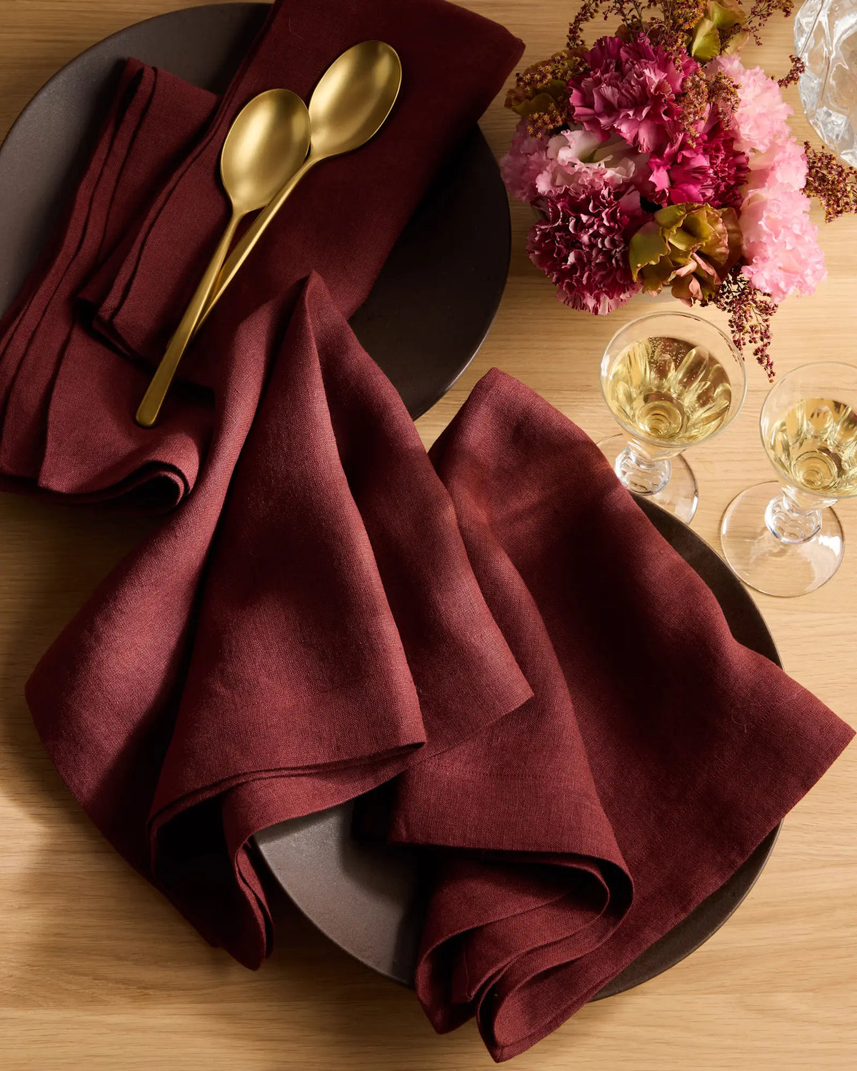 European Linen Wide-Hem Napkins, Set of 8 - US 9603