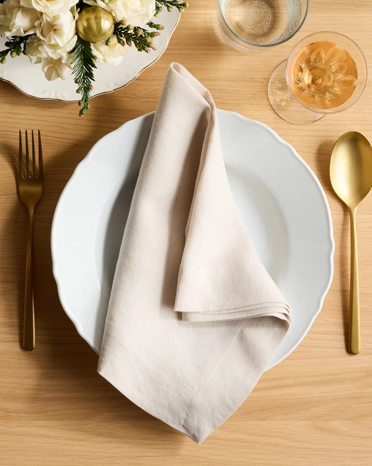 European Linen Wide-Hem Napkins, Set of 8 - US 6546