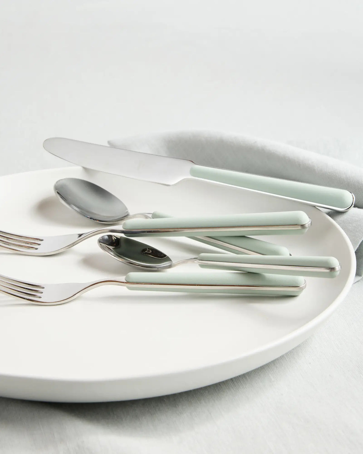 Fantasia Flatware 20-Pc Set by Mepra - US 2276