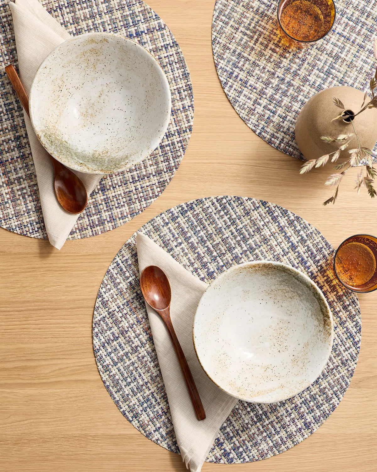 Basketweave Easy-Care Round Placemat, Set of 4 by Chilewich - US 7347