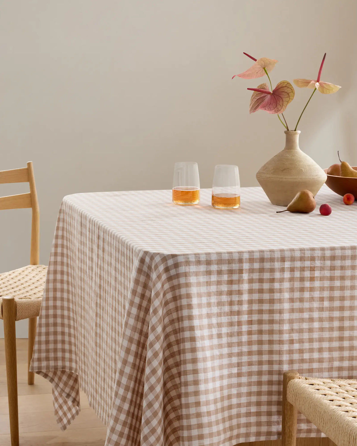European Linen Gingham Tablecloth - US 4699