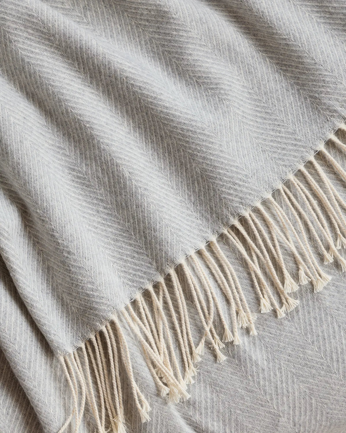 Lightweight Italian Cotton Herringbone Throw - US 9272