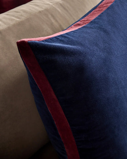 Contrast Velvet Edge Pillow Cover - US 7284