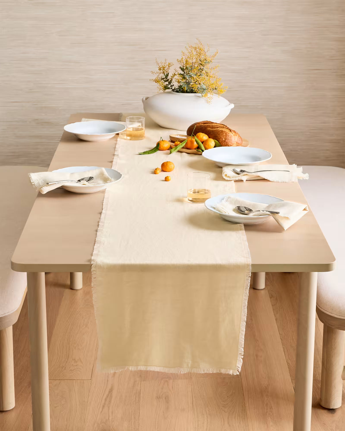 European Linen Fringe Table Runner - US 9125