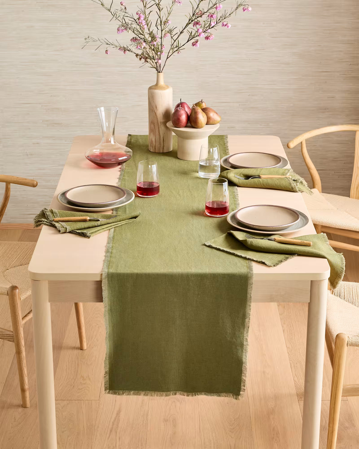 European Linen Fringe Table Runner - US 2714