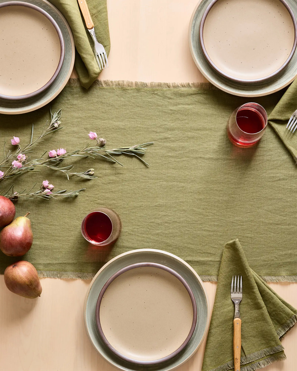 European Linen Fringe Table Runner - US 2714