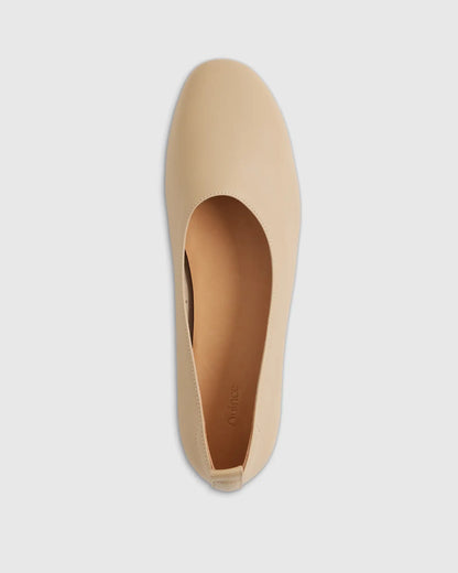 Italian Leather Glove Ballet Flat - US 0183
