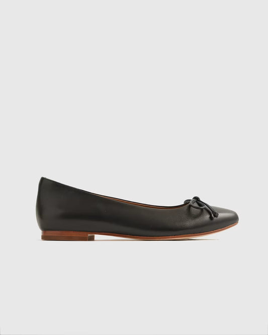 Italian Leather Pointed Bow Flat - US 8084