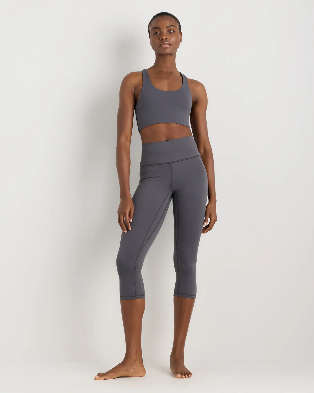 Ultra-Form Scoop Neck Longline Bra - US 7425