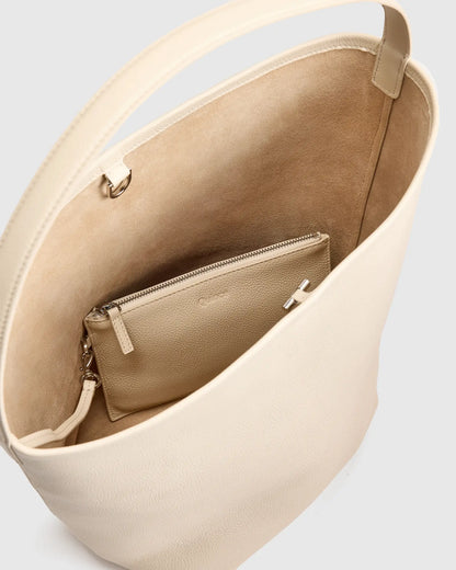 Penelope Large Shoulder Bag - US 6331