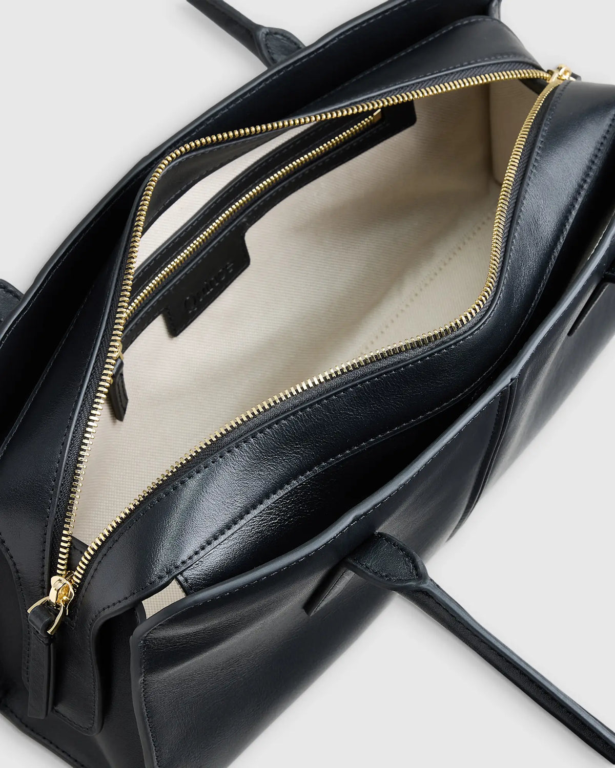 Bea Shoulder Bag - US 7578