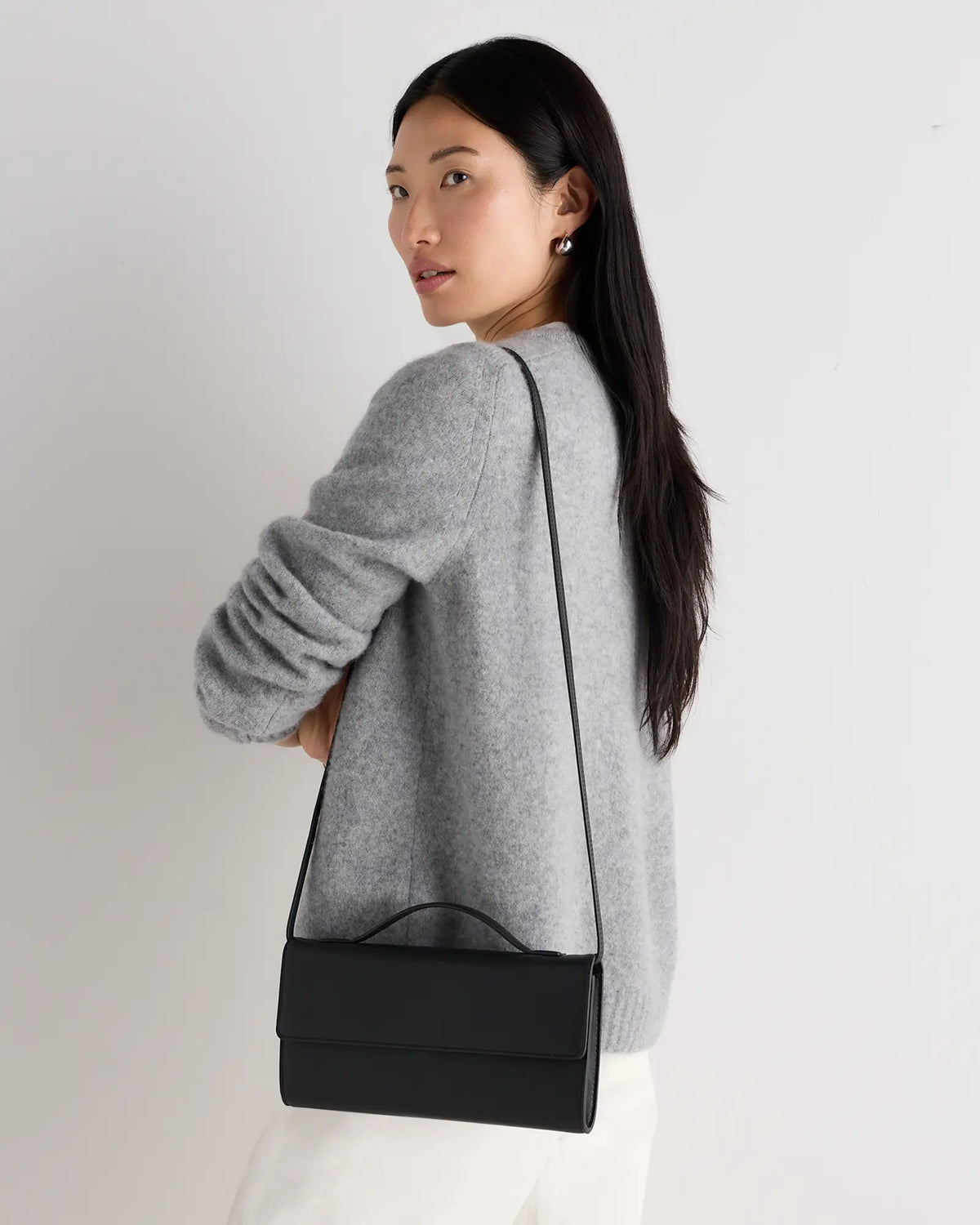 Eloise Clutch - US 6903