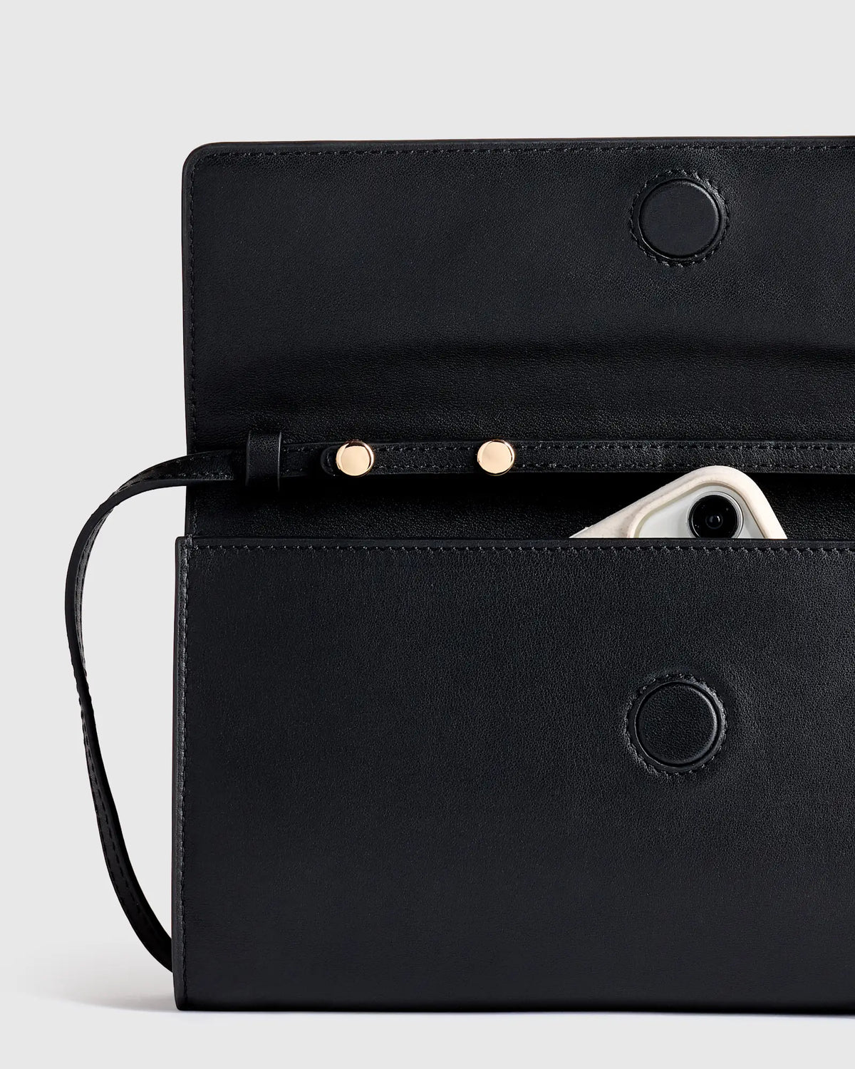 Eloise Clutch - US 6903