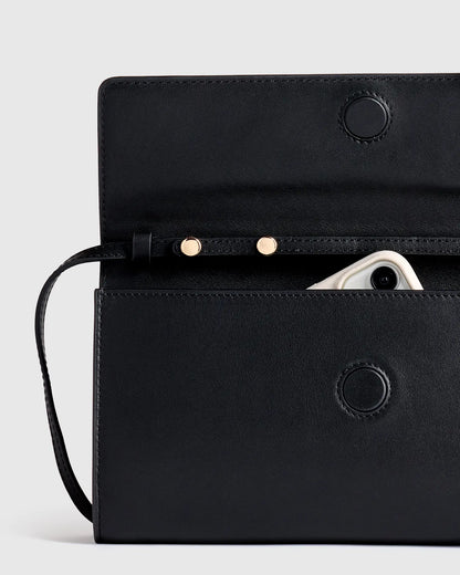 Eloise Clutch - US 6903