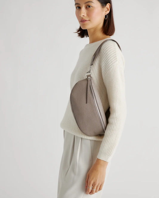 Quinn Sling Bag - US 0971