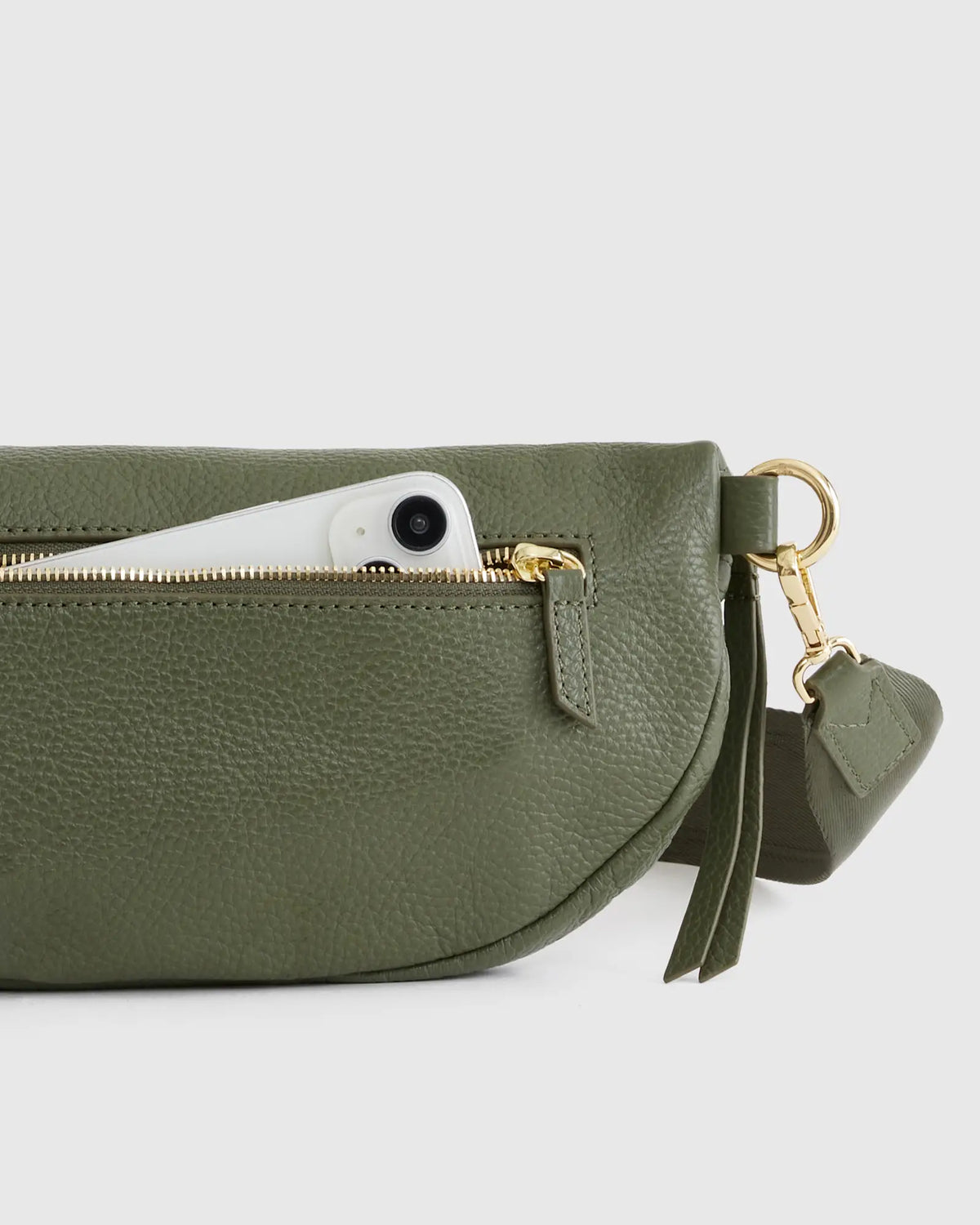 Quinn Sling Bag - US 3034