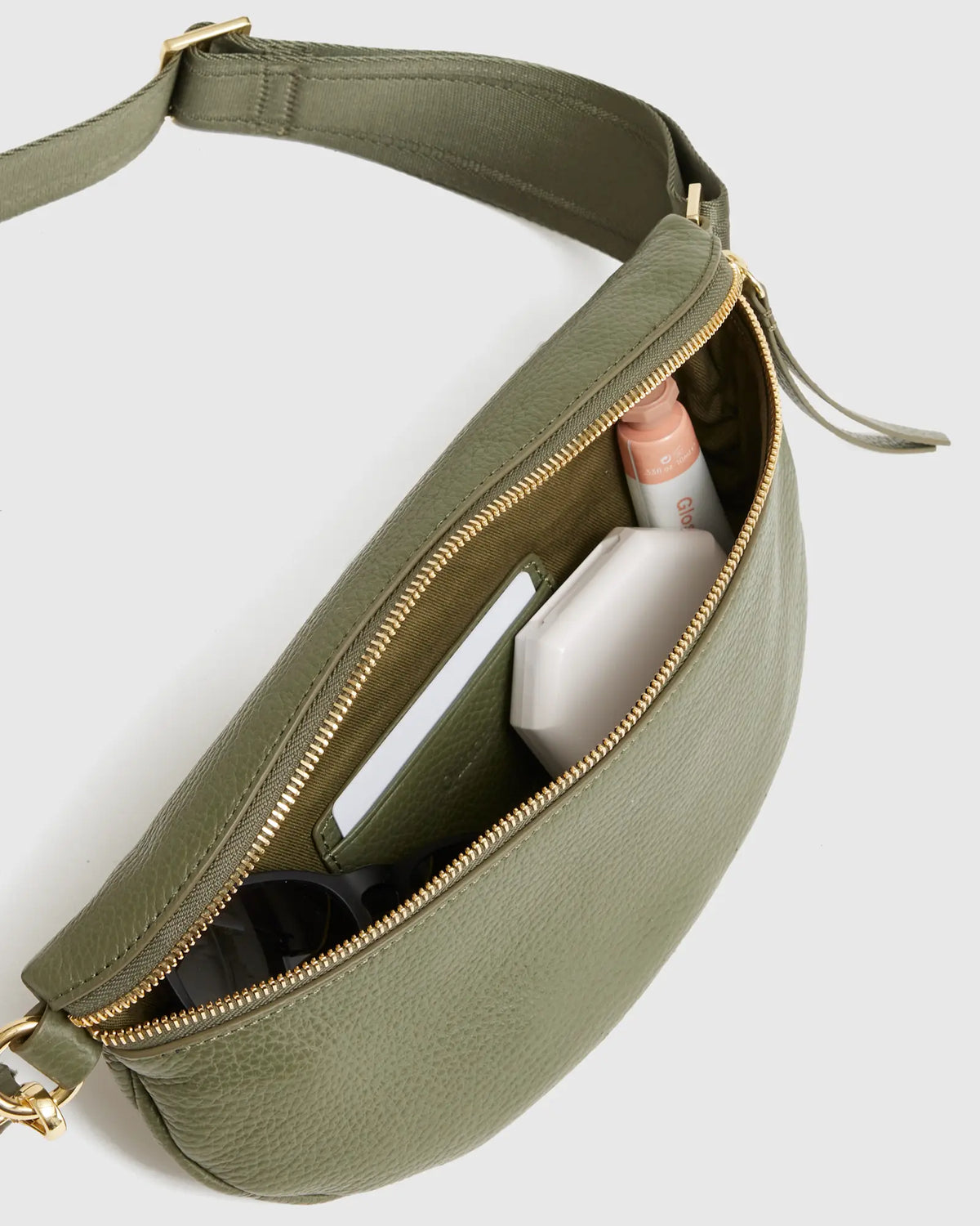 Quinn Sling Bag - US 3034