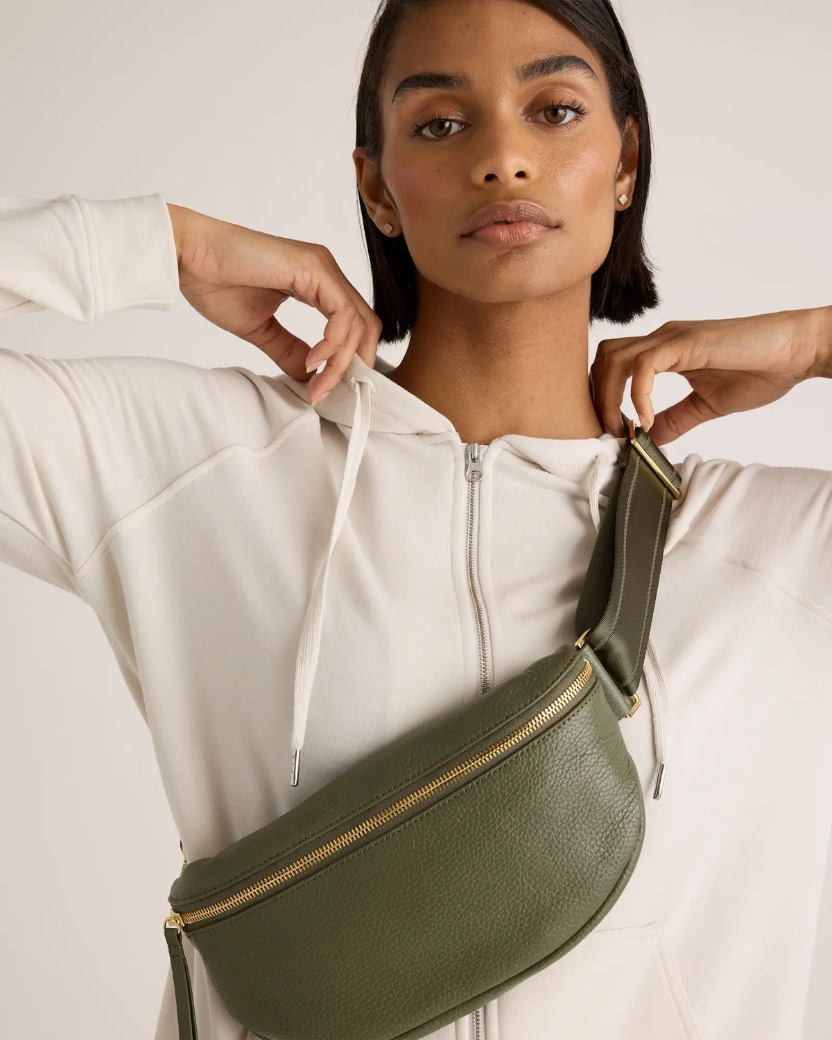 Quinn Sling Bag - US 3034
