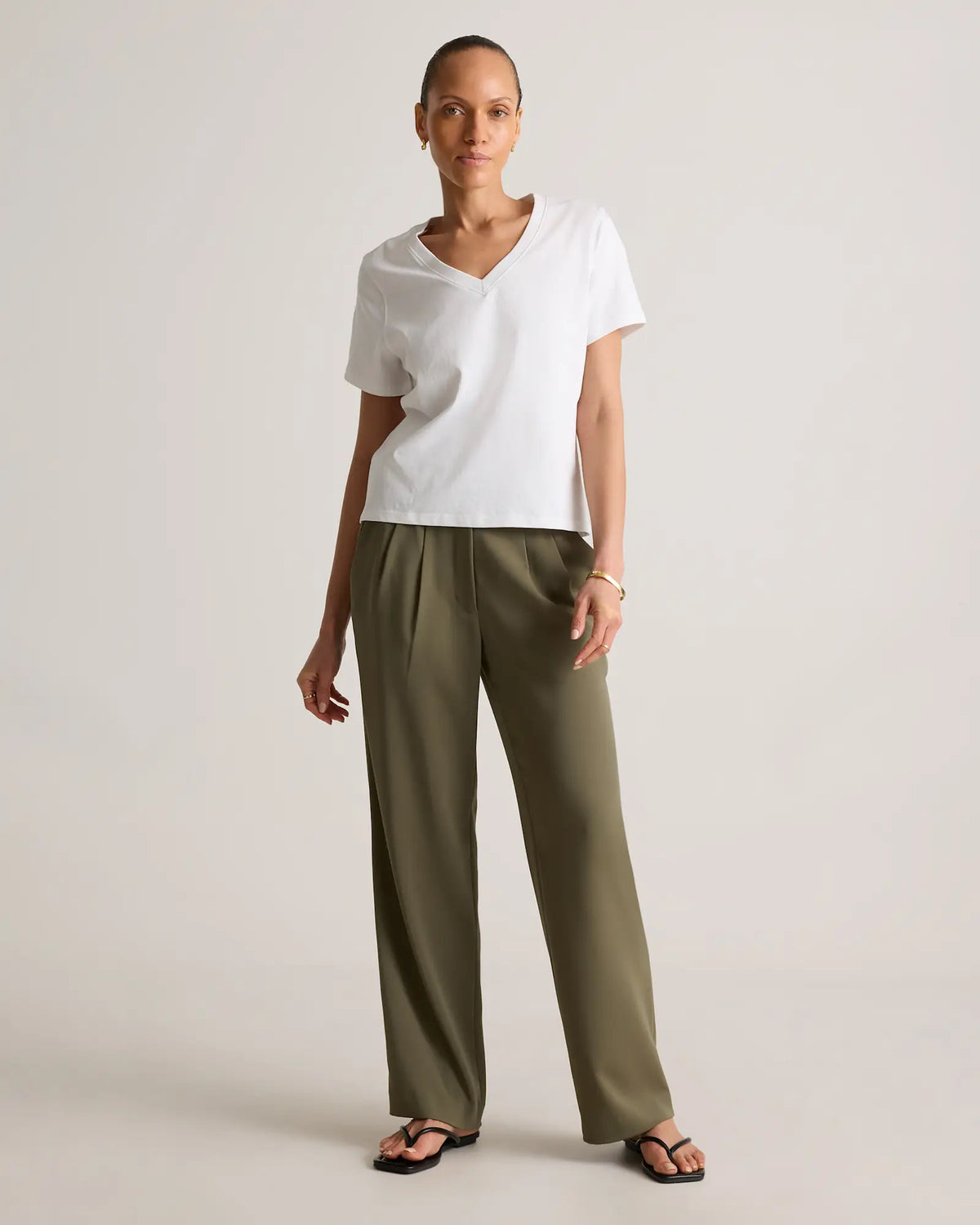 100% Organic Cotton Boxy V-Neck Tee - US 8452
