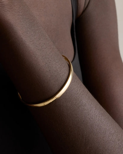14K Gold Bold Bangle - US 2108