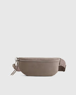 Quinn Sling Bag - US 0971