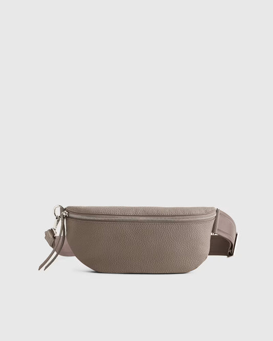 Quinn Sling Bag - US 0971
