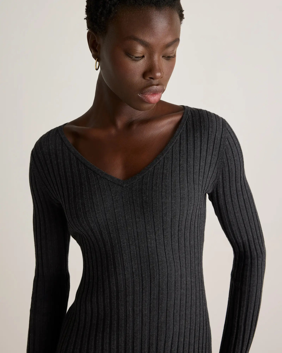 Cotton Cashmere Ribbed Long Sleeve V-Neck Midi Dress - US 2168